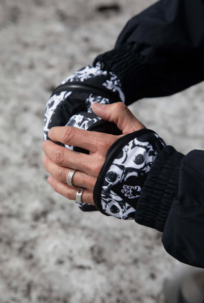 Death Grip Ghoul Glove Eyes