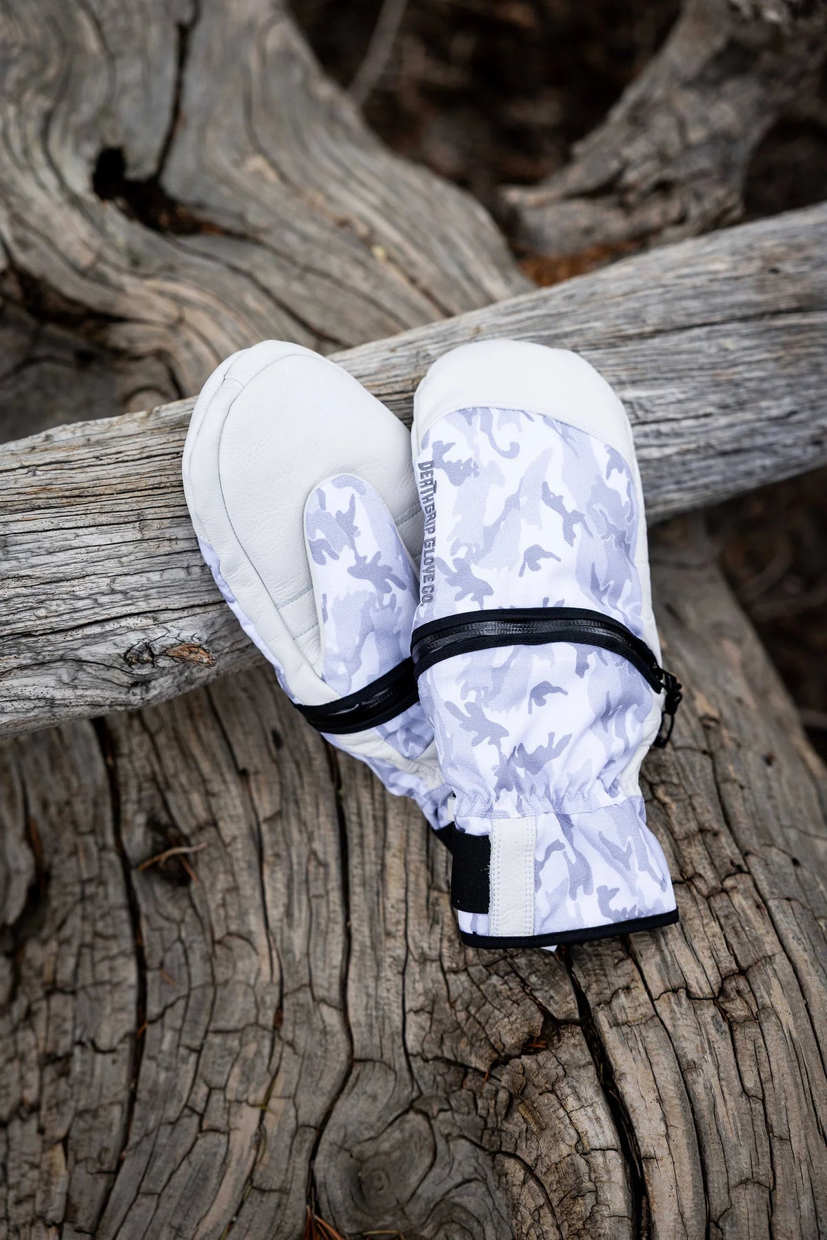 Death Grip Werewolf Mitt Snow Camo 26-27