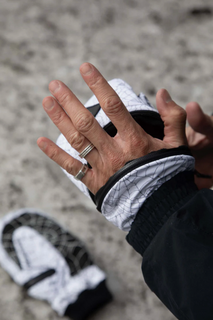 Deathgrip Ghoul Mitt 25 Web