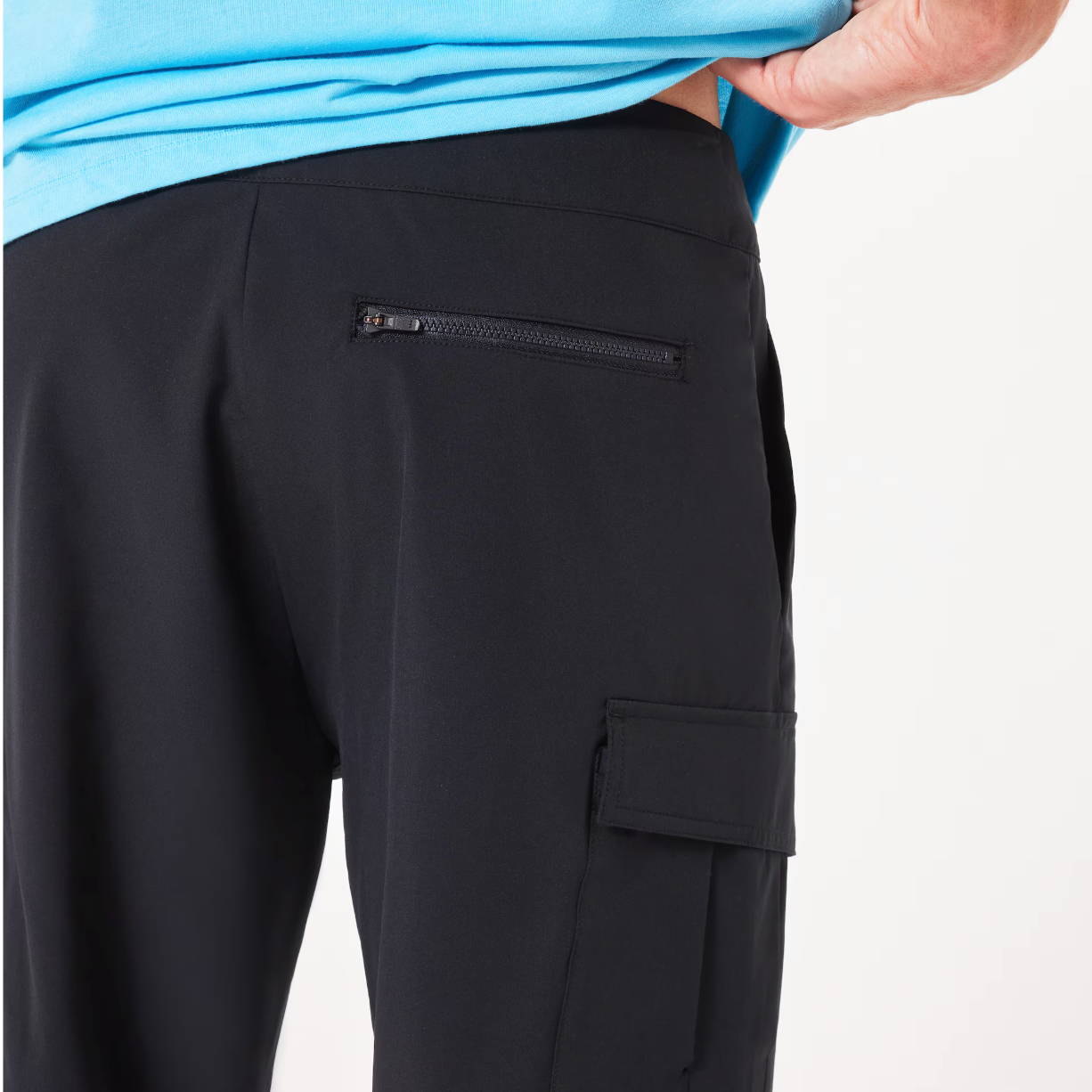 Oakley Cape Cargo RC Hybrid 20” Short BlackOut