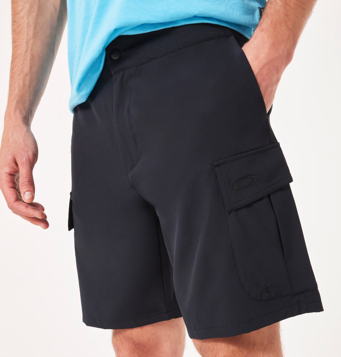 Oakley Cape Cargo RC Hybrid 20” Short BlackOut
