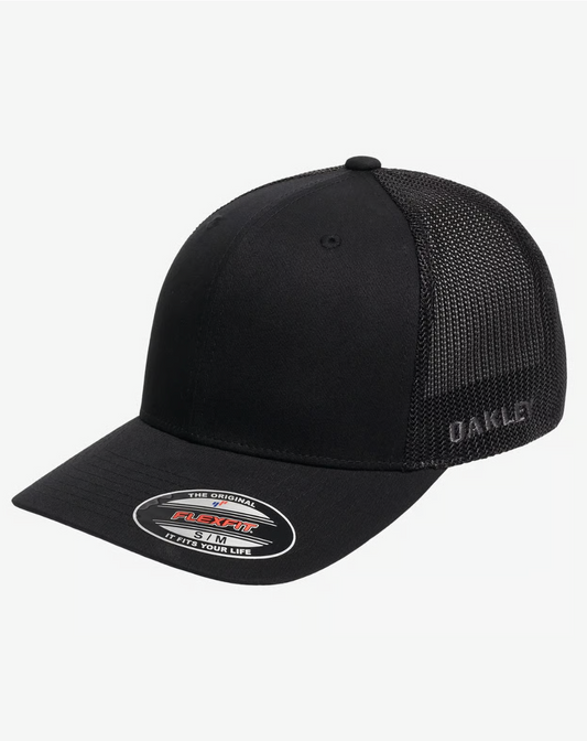 Oakley Golf Cresting Trucker Blackout