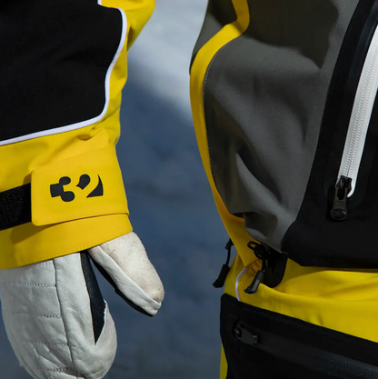 ThirtyTwo Anorak Light x Walker Black Yellow